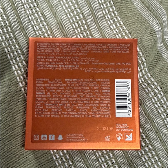 HUDA BEAUTY Topaz Obsessions Eyeshadow Palette - Orange and Gold - Picture 2 of 3